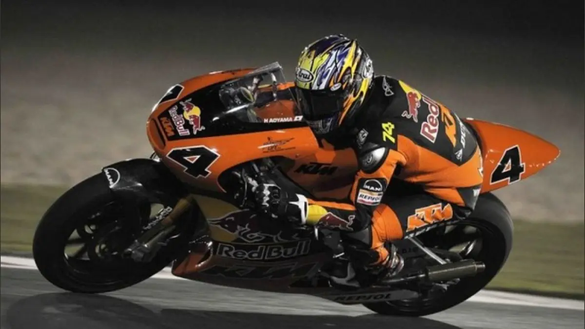 Veda Ega Pratama raih podium Moto3 Brasil 2026 dan bikin Hiroshi Aoyama terharu. Sejarah baru untuk Indonesia. (PINTEREST)