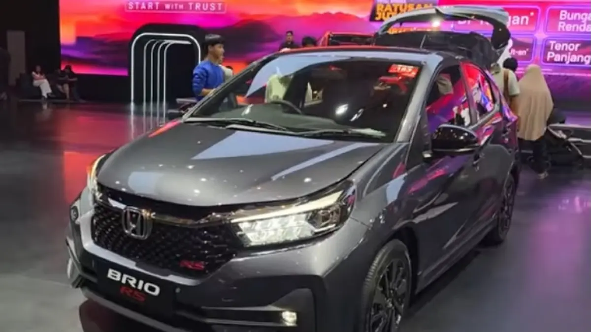 Honda Brio RS SE 2026 resmi meluncur! Dilengkapi teknologi kamera 360 derajat dan head unit super wide, harganya cuma Rp200 jutaan! (Screenshot Youtube)