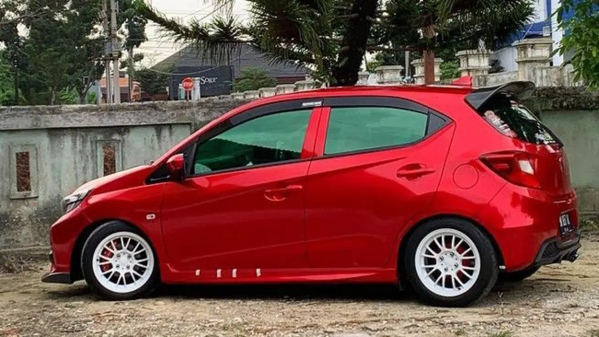 Butuh modal! Jual cepat Honda Brio bekas 2019 tipe S manual putih di Pangandaran. KM 47 ribu, cat ori, pajak hidup. Harga Rp 128 juta nego, cek di sini!
