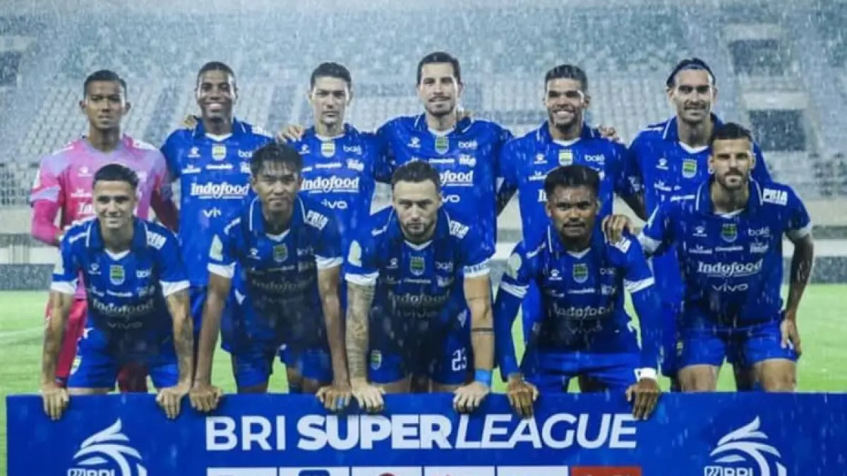 Squad Persib Bandung terbaru 2026 mengalami perombakan besar, strategi modern, dan target kompetitif di Liga Indonesia musim baru.
