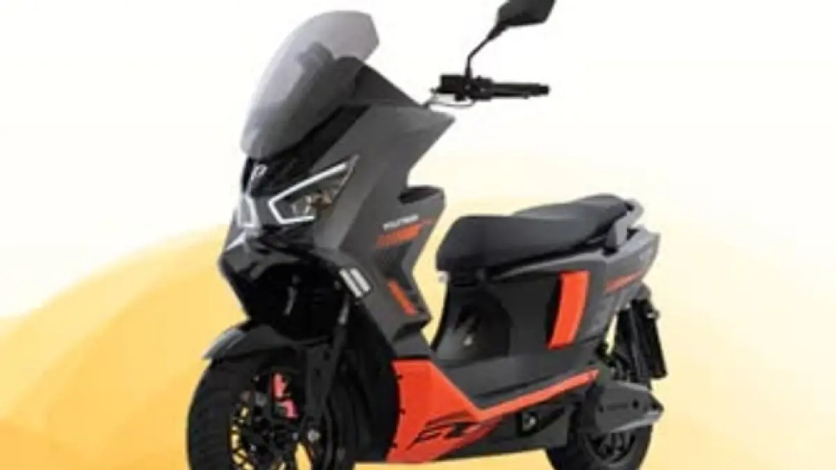 Polytron Fox 350 resmi meluncur dengan harga mulai Rp15,5 juta. Hadirkan cruise control, keyless, dan posisi duduk lebih nyaman.(Gemini AI)