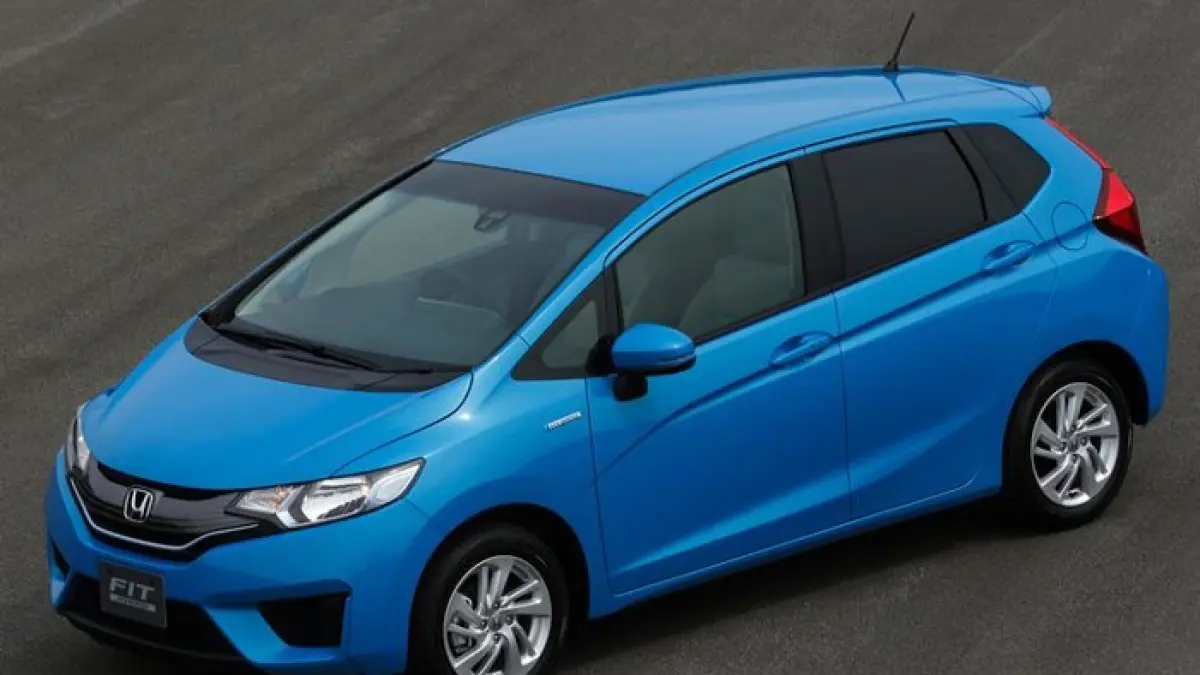 Honda Jazz Gen 1 masih diburu di pasar mobil bekas. Simak kelebihan, kekurangan, harga bekas dan suku cadangnya.(Pinterest)