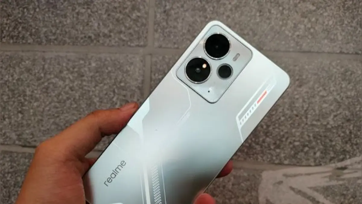 Intip uji kamera vlog Realme 14 5G dari Riswanzo! Kupas tuntas fitur Ultra Steady 60 FPS, rekam video 4K, dan menu kreatif Dual View Video.