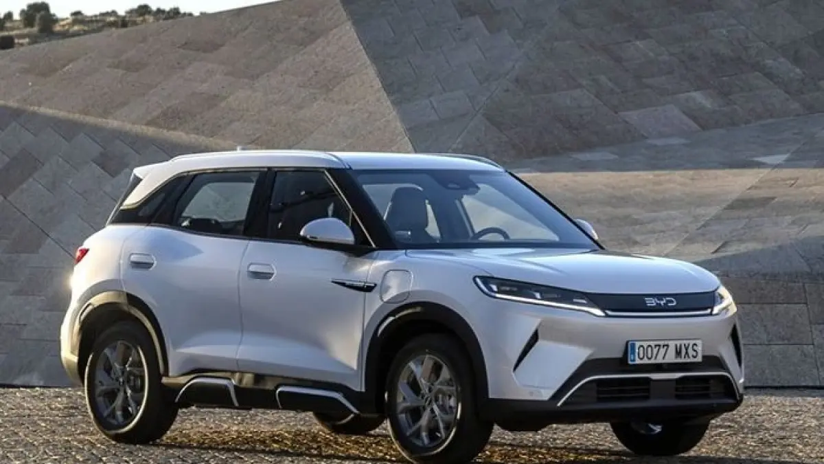 BYD Atto 2 Indonesia dikabarkan meluncur awal 2026 dengan Blade Battery, jarak tempuh hingga 480 km, dan harga kompetitif.(Gemini AI)