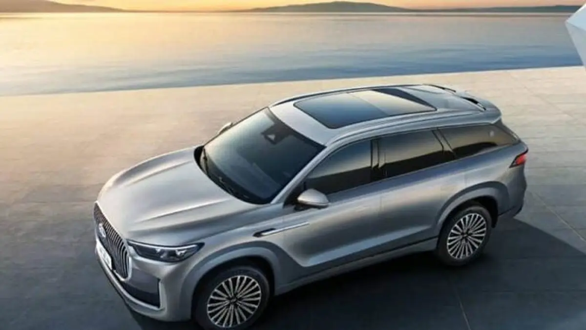 Chery Tiggo 9 CSH Improvement hadir dengan tenaga 395 PS, kursi pijat, AWD, dan fitur ADAS lengkap. Simak spesifikasinya.
(Gemini AI)