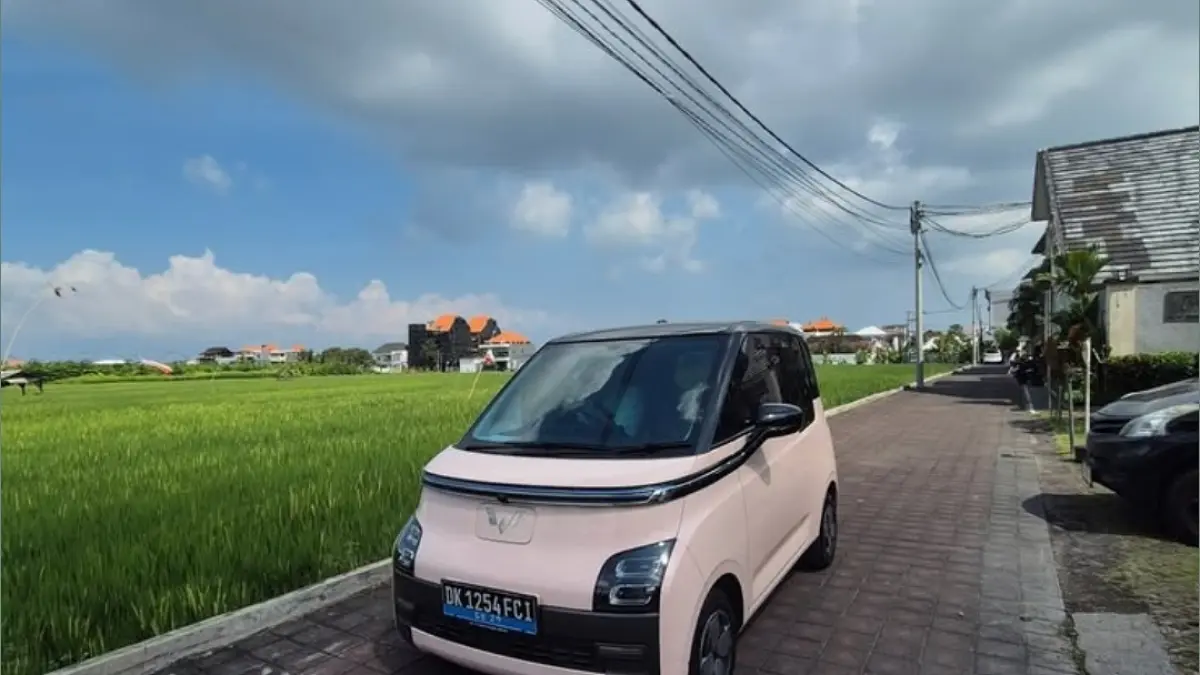 Kenapa harga Wuling Air EV bekas anjlok total di pasaran? Simak ulasan lengkap Lensa Otomotif mengenai laju teknologi EV dan dampaknya di 2026.