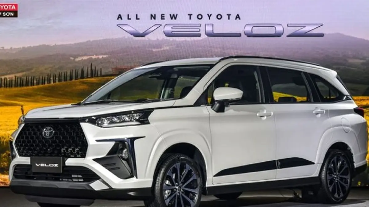 Mobil Baru 2026 hadir dengan teknologi hybrid dan listrik. Simak 5 model yang diprediksi paling diminati di Indonesia.(Gemini AI)
