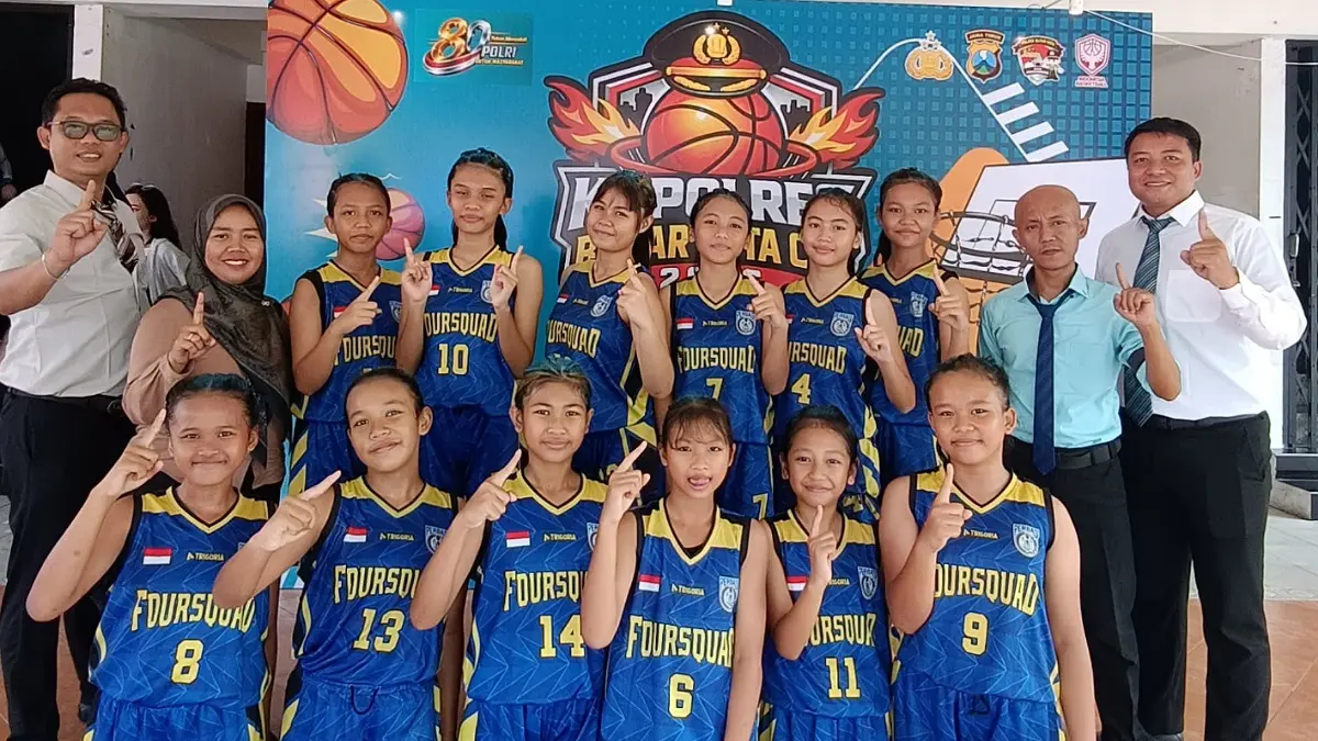 Tim Putri Four Squad SDN 4 Kampung Dalem Tulungagung 