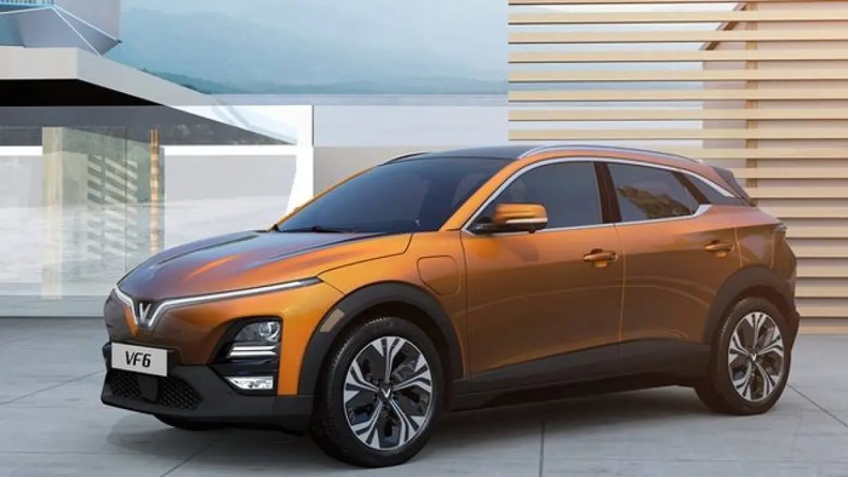 VinFast VF6 hadir dengan tenaga 201 HP, baterai 59,6 kWh, jarak tempuh hingga 470 km dan fitur ADAS lengkap.(Gemini AI)