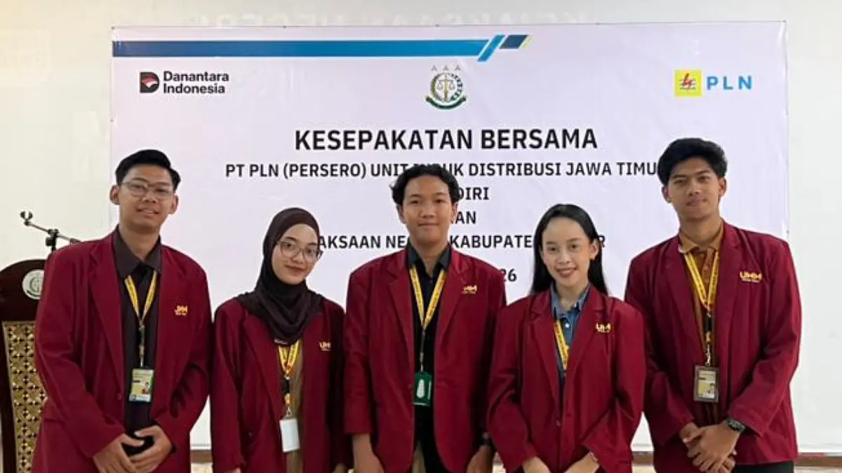 Mahasiswa magang UMM menyaksikan langsung MoU Kejari Kabupaten Blitar dan PLN UP3 Kediri untuk memperkuat tata kelola hukum perusahaan.(DOK PRIBADI)