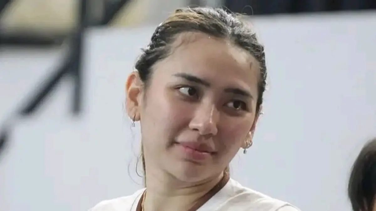 Yolla Yuliana blak-blakan soal cedera bahu, performa menurun, hingga rencana pensiun dari dunia voli. (Pinterest) 