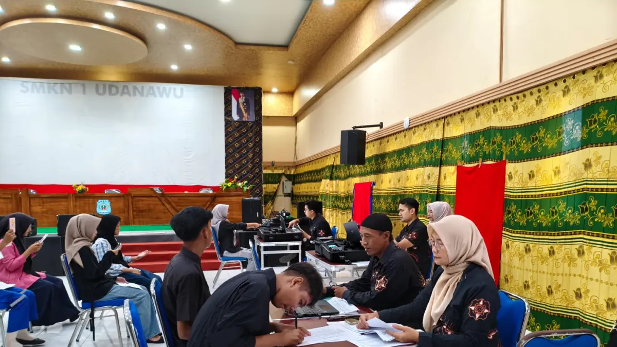 2.685 NIK Bakal Dinonaktifkan 
30 Juni Batas Akhir Perekaman KTP
Jemput Bola Terkendala Siswa Malas
