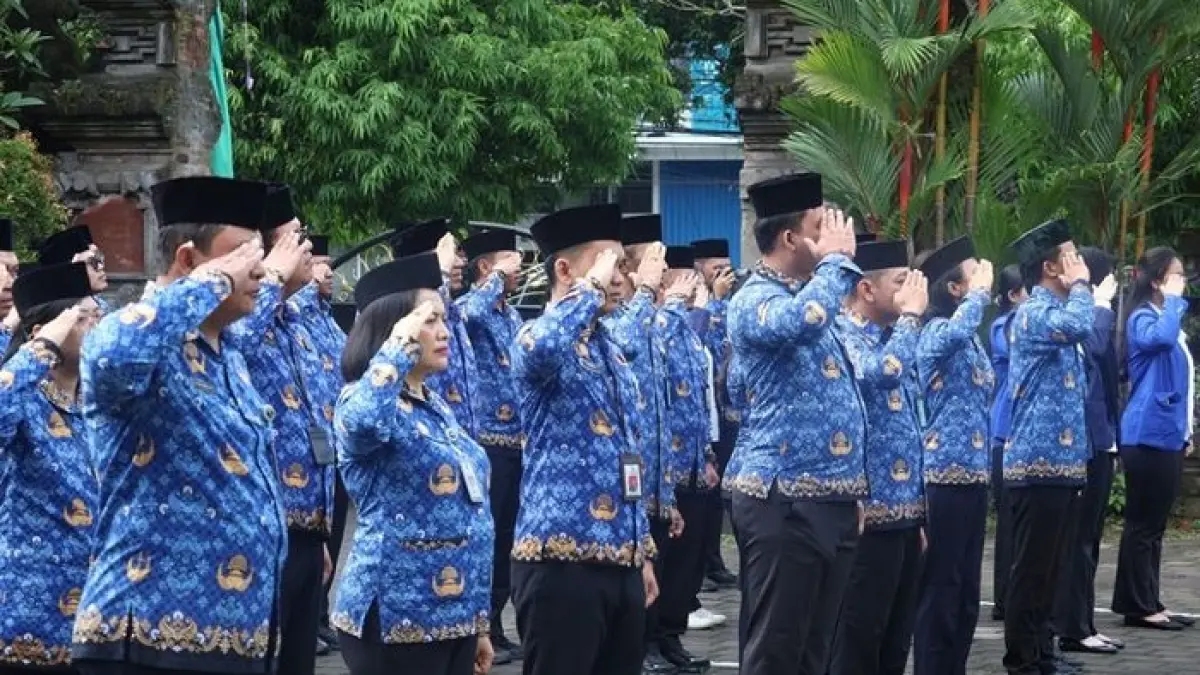 Gaji ke-13 ASN 2026 mulai cair hari ini. PNS, PPPK, TNI, Polri hingga pensiunan menerima tambahan penghasilan.(Gemini AI)