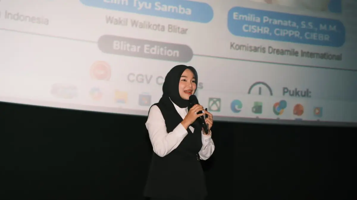 Komisaris Dreamile International, Emilia Pranata saat tampil di depan publik