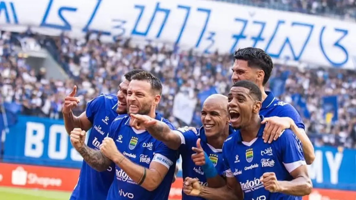 Rumor transfer Persib Bandung memanas, Igor Tolic dikabarkan mengincar striker 31 gol hingga eks bek Serie B Italia.(Pinterest)