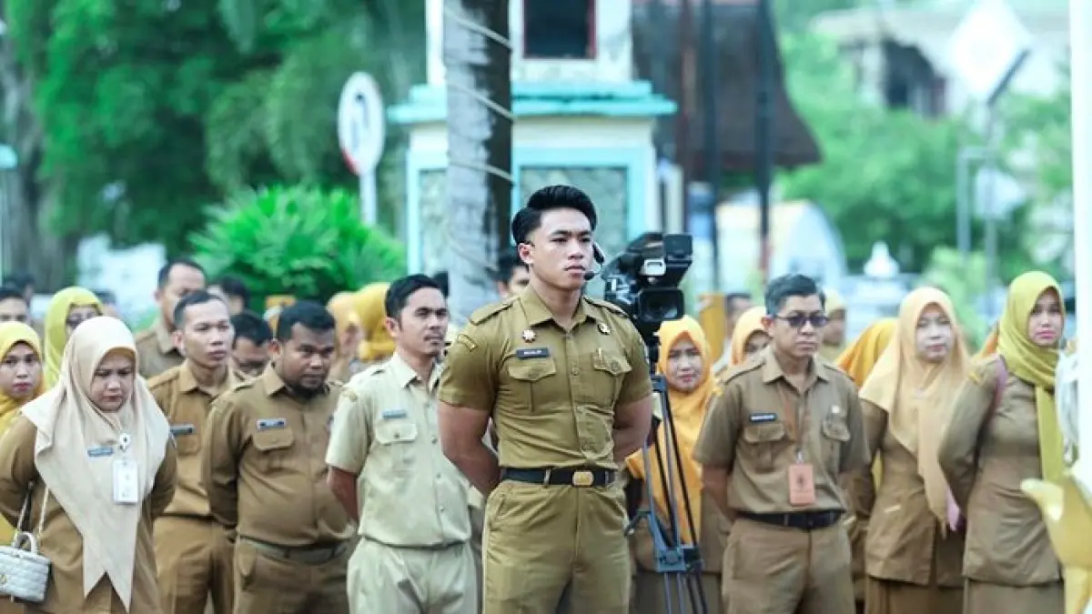 THR ASN 2026 cair 100 persen. Pemerintah siapkan Rp55 triliun untuk PNS, PPPK, TNI, Polri, dan pensiunan.(Gemini AI)