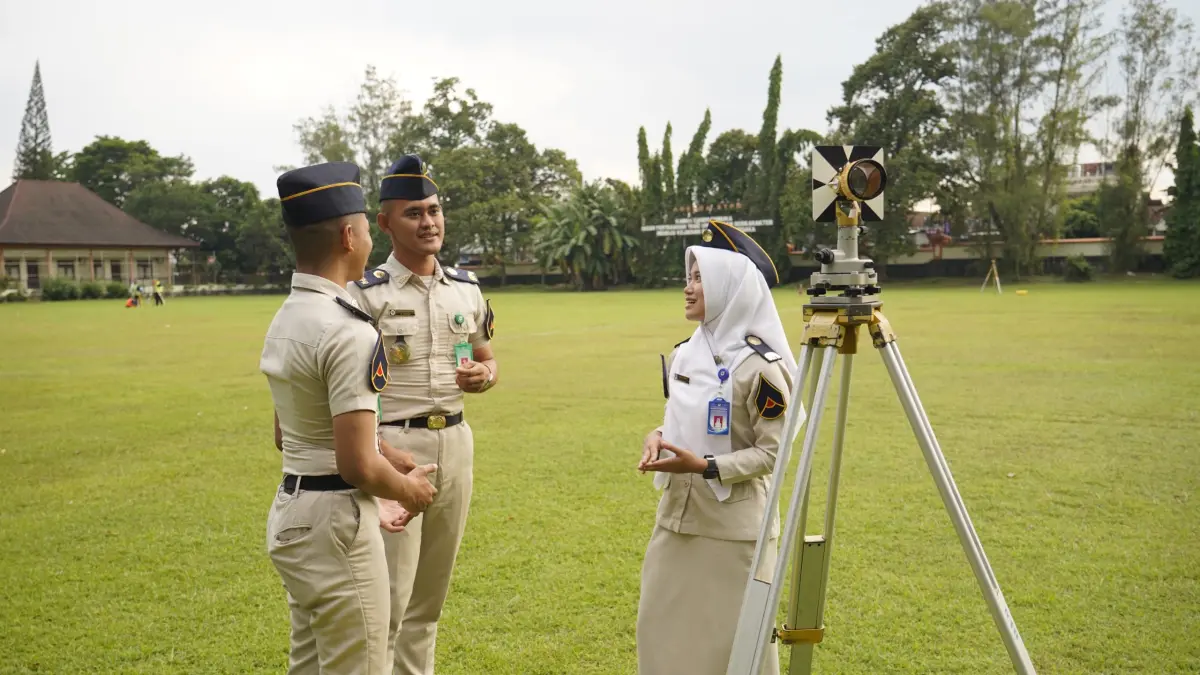  Menentukan program studi (prodi) menjadi salah satu keputusan penting bagi siswa yang akan melanjutkan pendidikan ke perguruan tinggi. Namun, tidak sedikit yang masih merasa bingung karena belum memahami bidang yang ingin ditekuni maupun prospek karier yang dapat diraih setelah lulus.
 