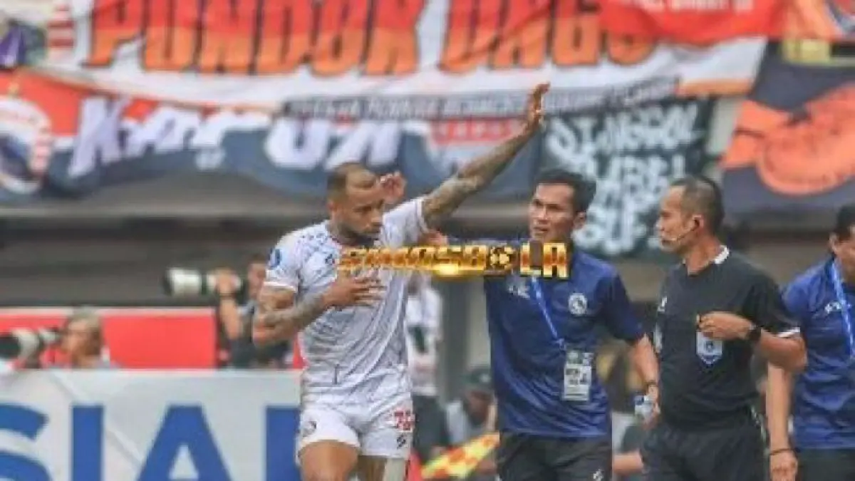 Arema FC dikabarkan siap rombak skuad musim 2026/2027. Simak 10 pemain asing yang dirumorkan gabung Singo Edan.(pinterest)