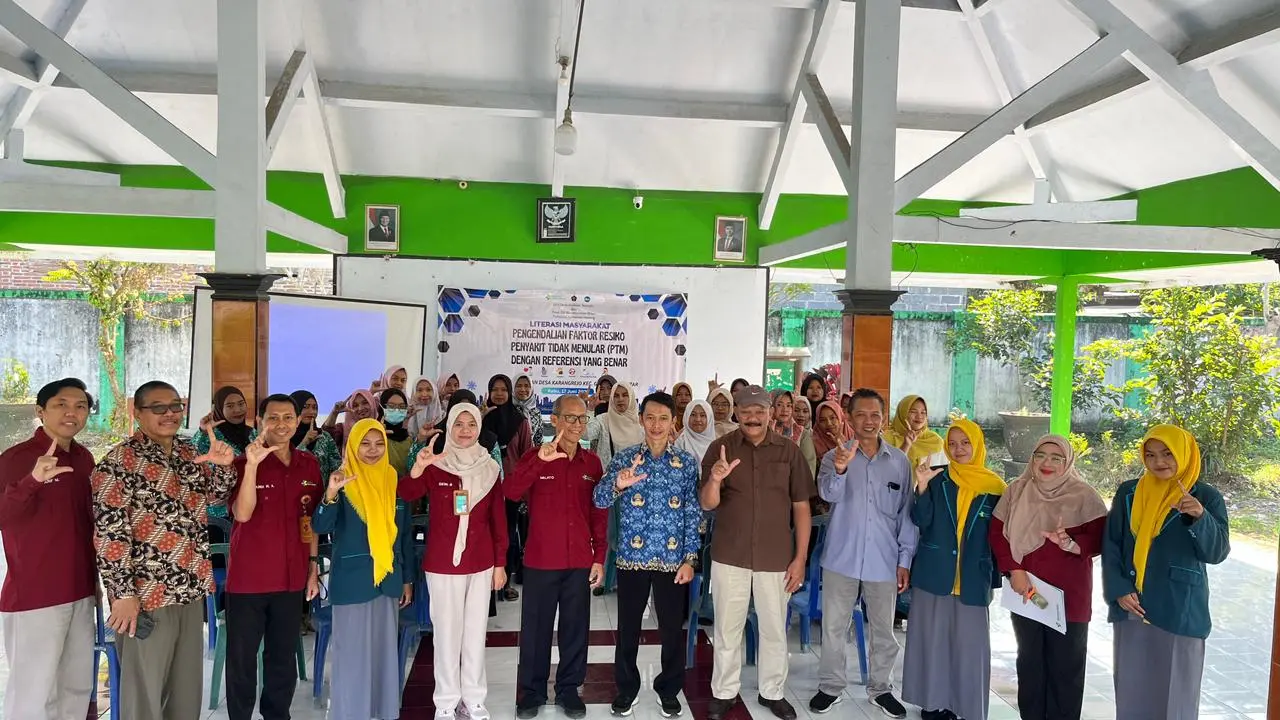 Foto bersama Poltekes.