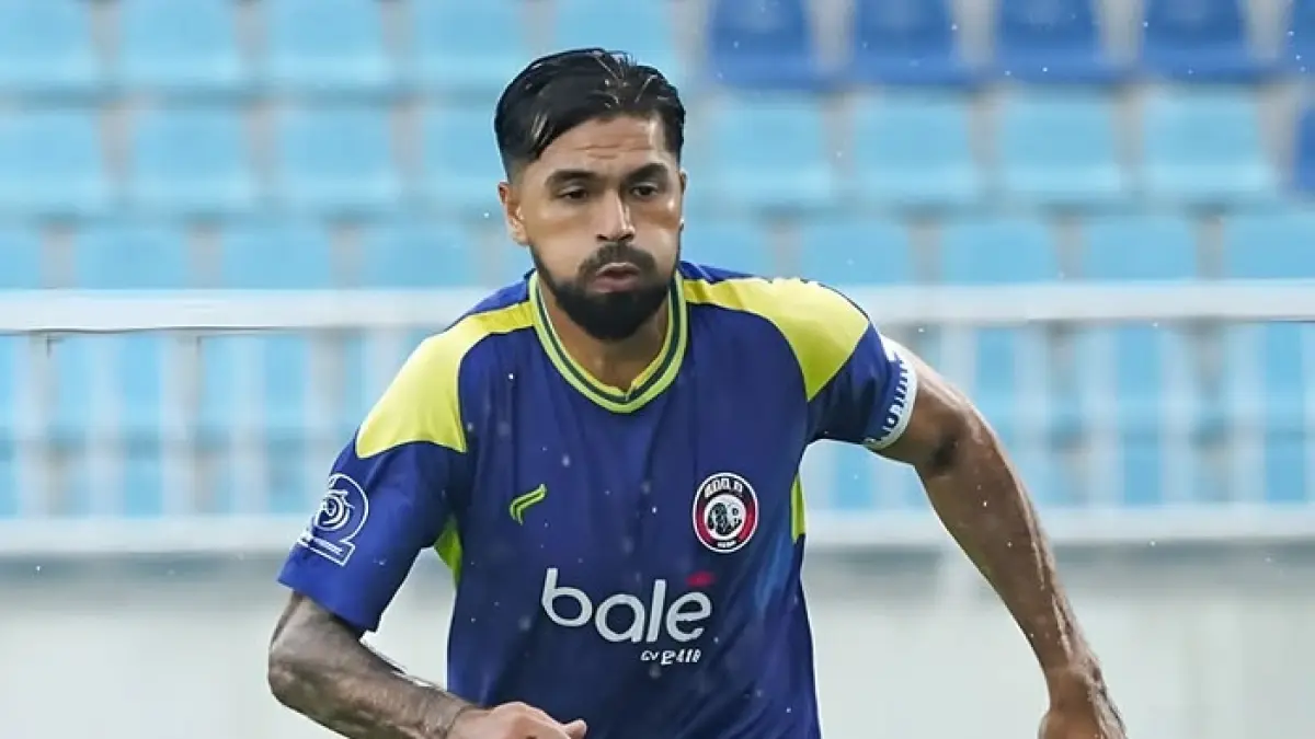 Bursa transfer Arema FC 2026-2027 memanas. Gustavo Henrique, Matheus Pato, Devente hingga Ramon Tan dirumorkan merapat.(Gemini AI)