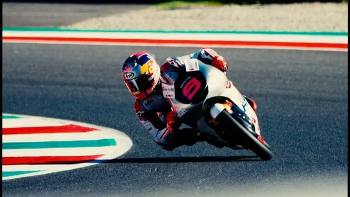 Hasil Kualifikasi Moto3 2026 menempatkan Veda Ega Pratama di posisi 8. Peluang podium terbuka pada seri ke-9. (Pinterest)