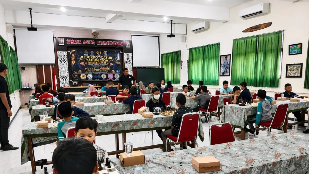 Percasi untuk Radar Blitar
KONSENTRASI TINGGI: atlet percasi Kota Blitar saat menjalani latihan rutin untuk seleksi pekan olahraga pelajar daerah (POPDA).