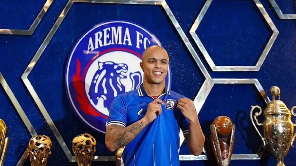 Rumor transfer Arema FC 2026-2027 memanas. Gustavo Henrique, Matheus Pato hingga Devente dikaitkan dengan Singo Edan.(Gemini AI)