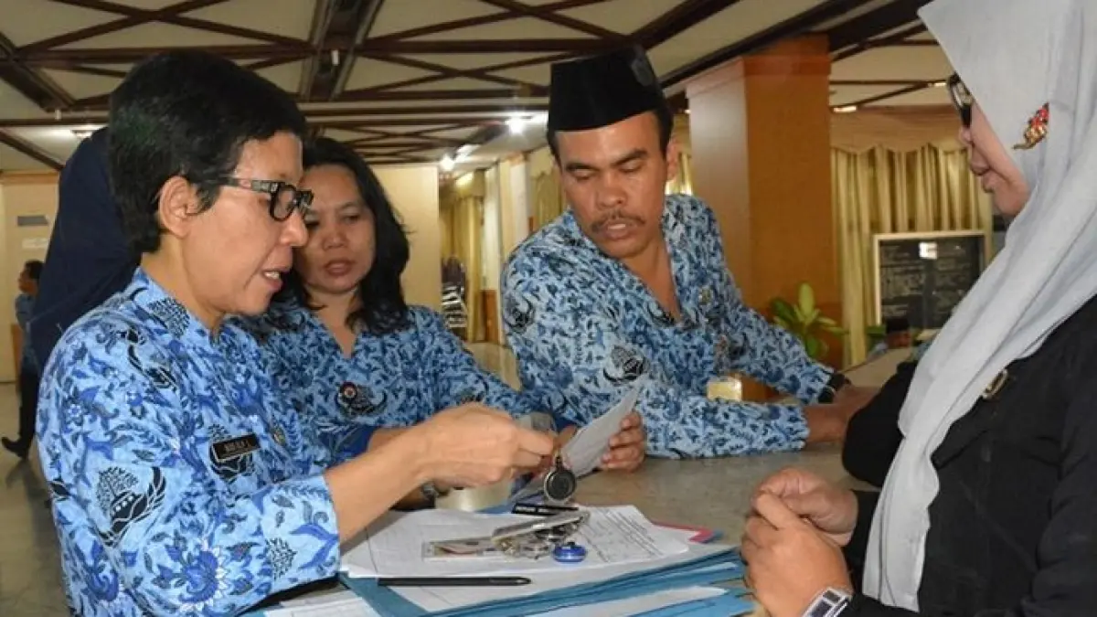 Uang pensiun PNS golongan 3 dan 4 tahun 2026 masih mengacu PP Nomor 8 Tahun 2024. Simak besaran dan ketentuan terbarunya.(Gemini AI)