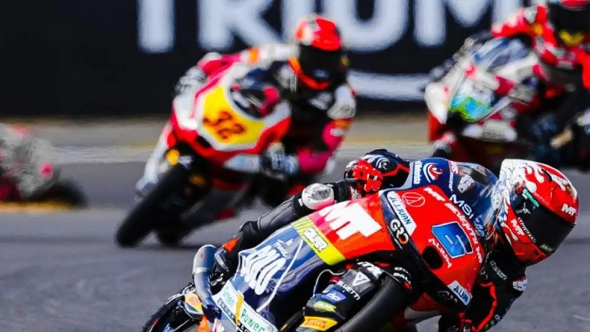 Hakim Danish juara GP Ceko 2026, sementara Veda Ega Pratama finis kelima dan terus menjaga peluang di Moto3 2026. (Pinterest) 
