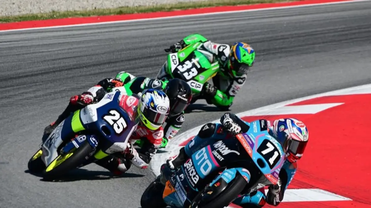 Jadwal Moto3 Belanda 2026: Veda Ega Pratama memburu lima besar klasemen usai tampil gemilang di GP Ceko. (Pinterest) 