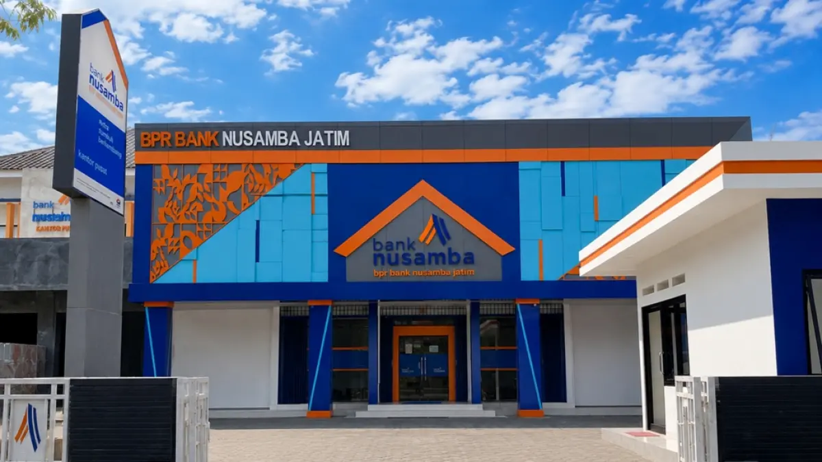MEGAH : Gedung kantor pusat Bank Nusamba Jatim.