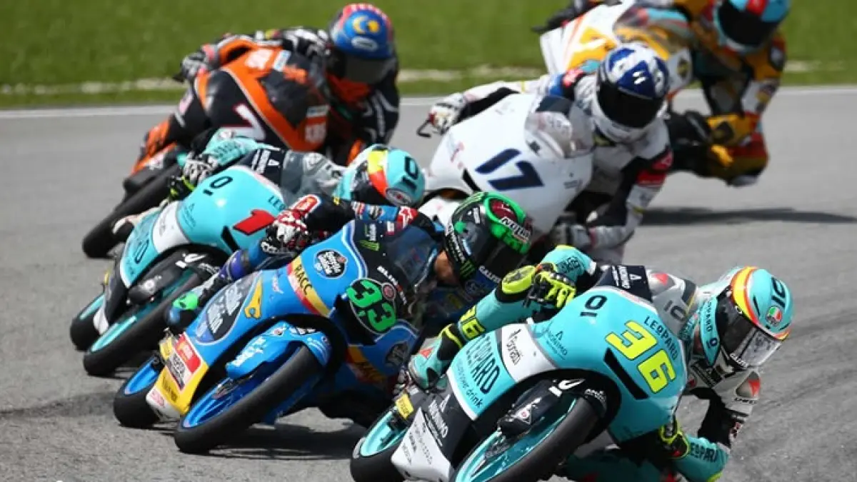 Moto3 Ceko 2026 jadi panggung Veda Ega Pratama. Start P20, rider Honda Team Asia itu sukses finis P5 dengan comeback luar biasa. (Pinterest) 