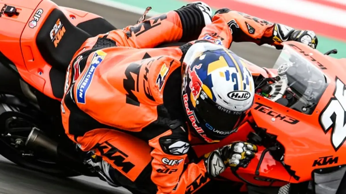 Moto3 Ceko 2026: Veda Ega Pratama finis kelima setelah menyalip 15 pembalap dari posisi start ke-20 akibat penalti.(Pinterest) 