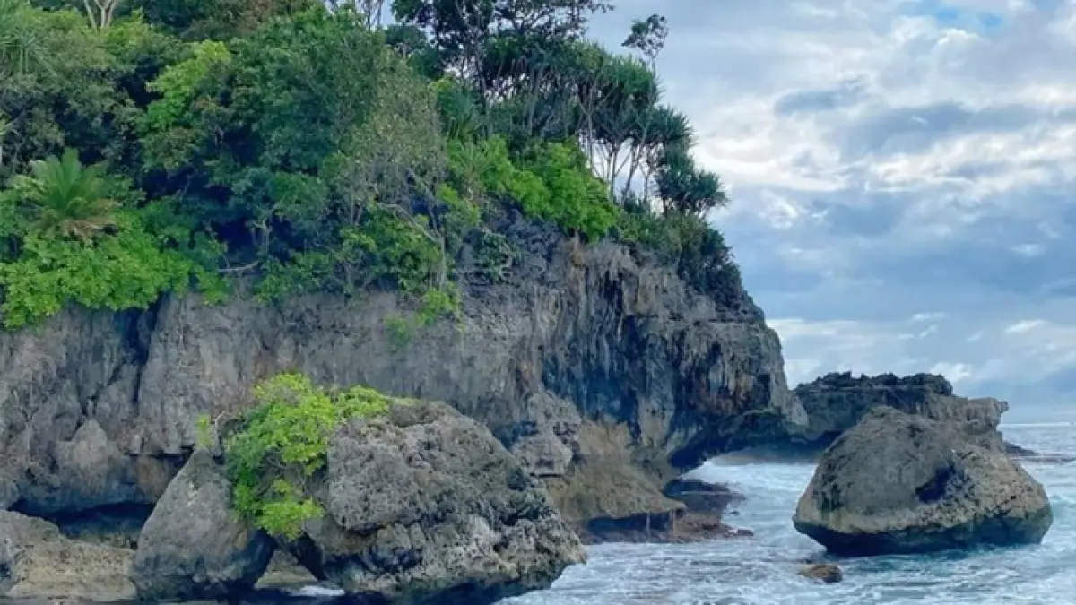 Pantai Selatan dan Nyi Roro Kidul menyimpan legenda, mitos, serta fakta menarik yang masih dipercaya masyarakat. (PINTEREST)