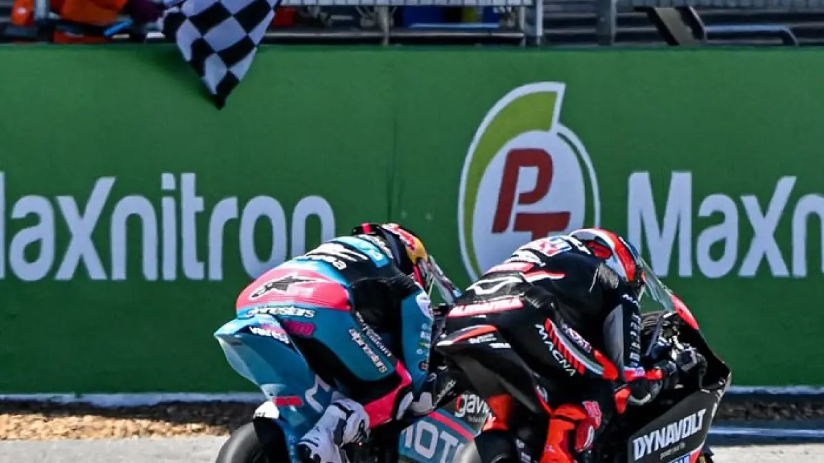 Veda Ega Pratama tampil luar biasa di Moto3 Ceko 2026 dengan finis kelima dari posisi 20 dan mendekati lima besar klasemen. (Pinterest) 