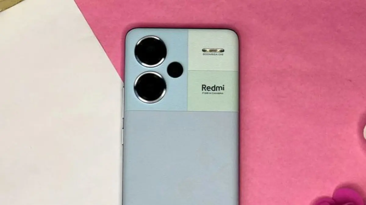 7 HP sejutaan baterai besar terbaik Juni 2026, Moto G06 Power hadir dengan baterai 7000 mAh dan Realme C71 fast charging 45 watt. (Pinterest) 