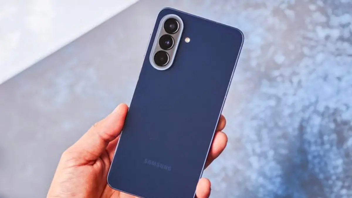 Samsung Galaxy A57 hadir dengan desain premium, tetapi performa dan kamera disebut tak jauh berbeda dari Galaxy A56. (Pinterest) 