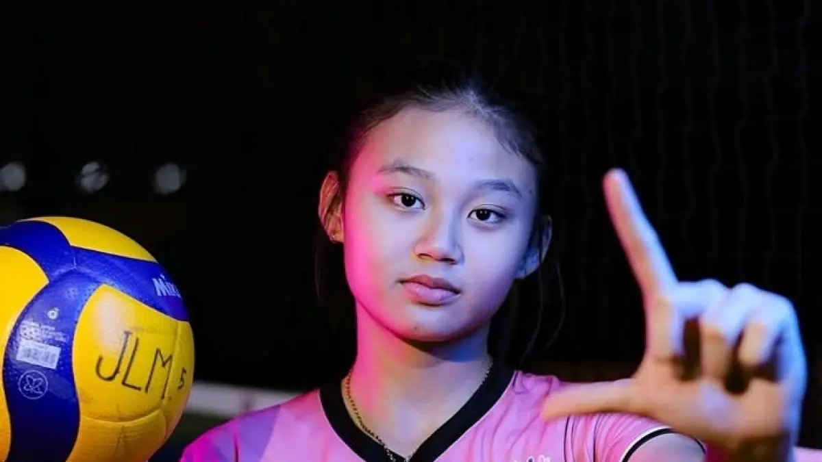 Arimbi Syifana Andayani mencuri perhatian di Livoli 2025 usai tampil bersama Rajawali O2C pada usia 13 tahun di babak final four.(Gemini AI)