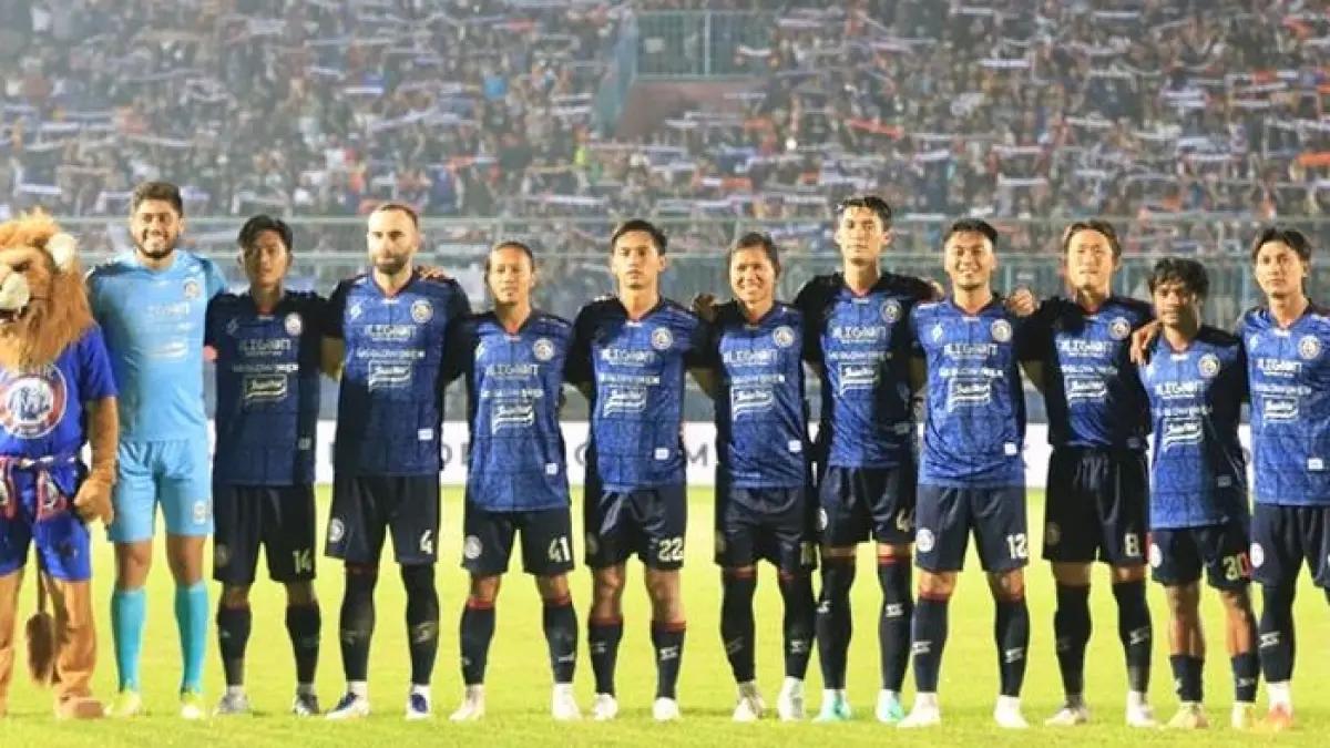 Bursa Transfer Arema FC 2026/2027: Mateus Blade resmi bertahan, Hansamu Yama dipermanenkan, Gustavo Henrique masuk radar Singo Edan.(Gemini AI)