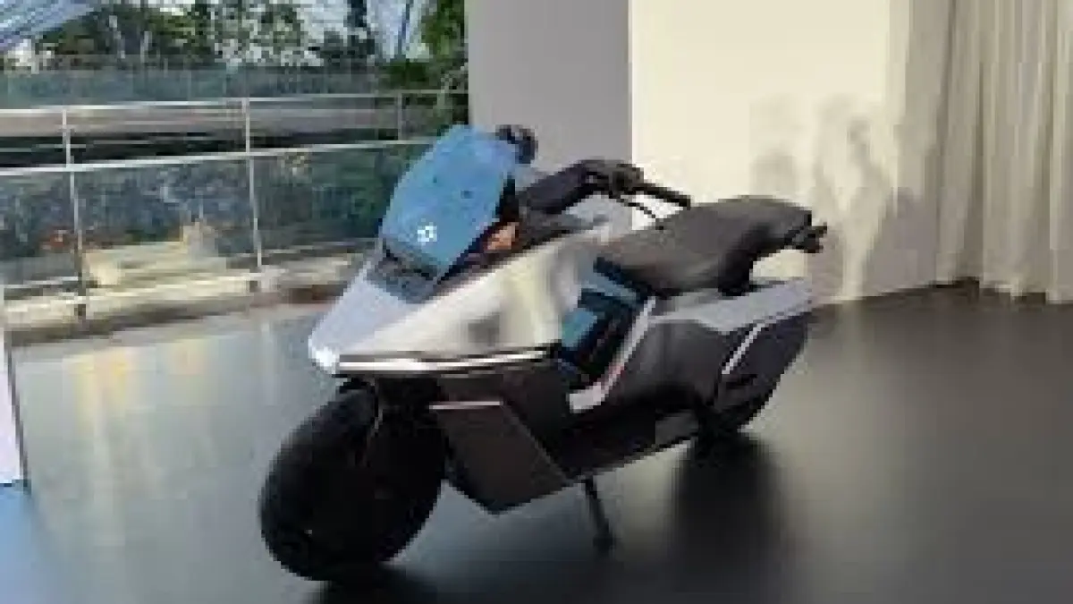 Penasaran dengan performa Omoway OMO X? Simak ulasan pengalaman berkendara motor listrik berbodi bongsor yang jadi pusat perhatian di jalan raya.