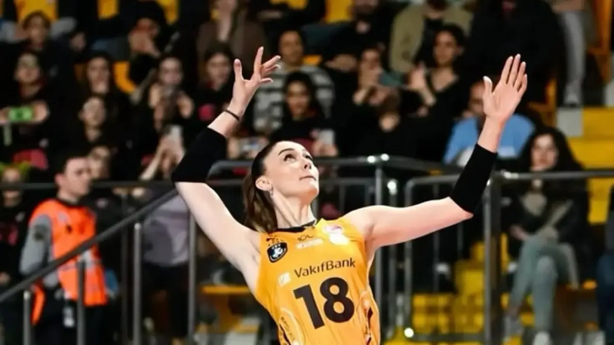 Zehra Güneş tampil gemilang membawa Turki bangkit mengalahkan Jerman 3-1 lewat blok kokoh dan quick attack mematikan di VNL.(Gemini AI)