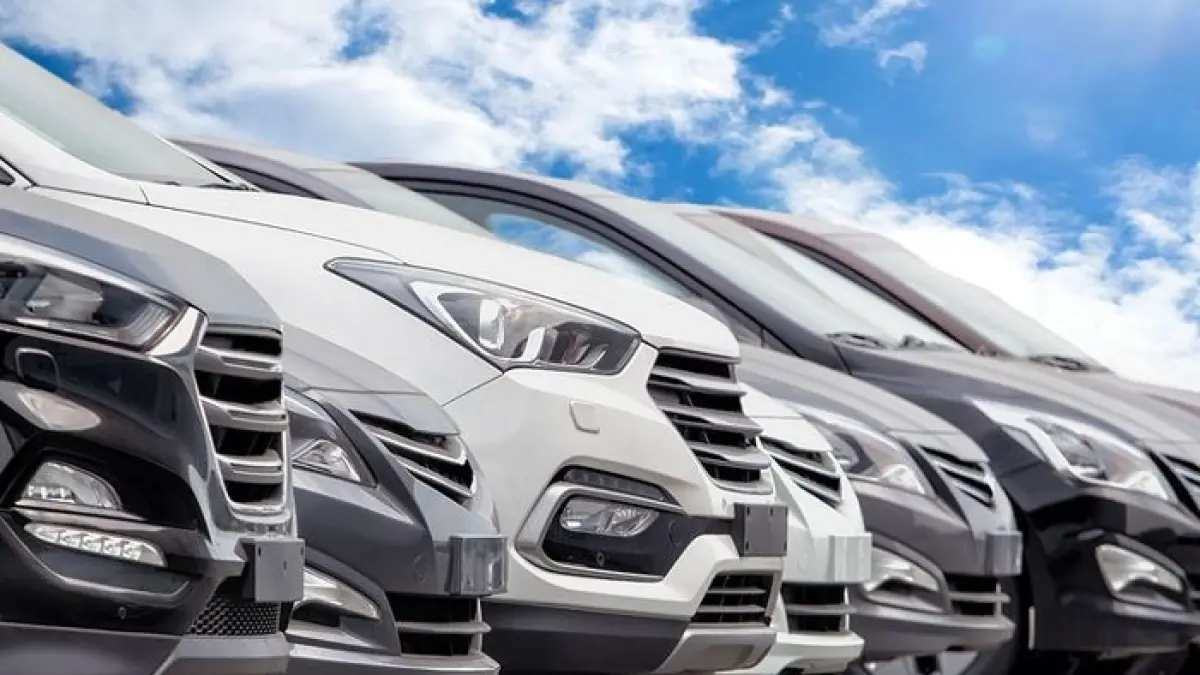 Harga mobil bekas murah Juli 2026 mulai Rp68 juta. Ada Wagon R, Mazda2, Nissan March, Fiesta hingga EcoSport siap kredit.(Gemini AI)