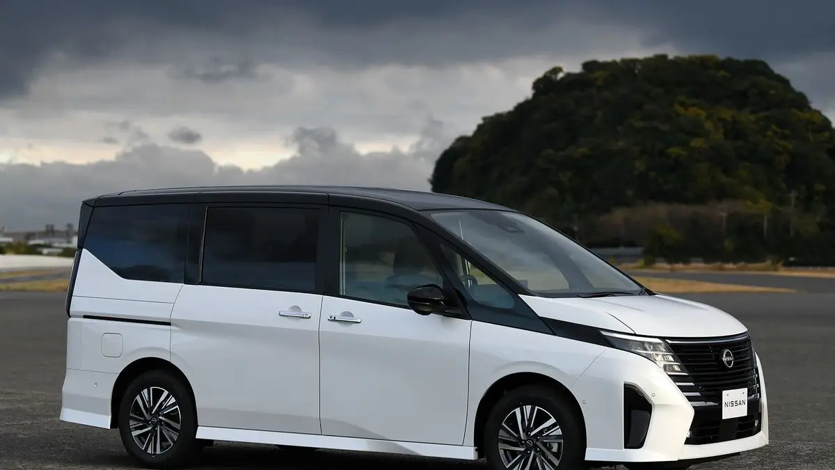 Nissan Serena bekas jadi MPV premium favorit dengan kabin luas, fitur lengkap, dan harga mulai Rp100 jutaan. Simak keunggulannya.