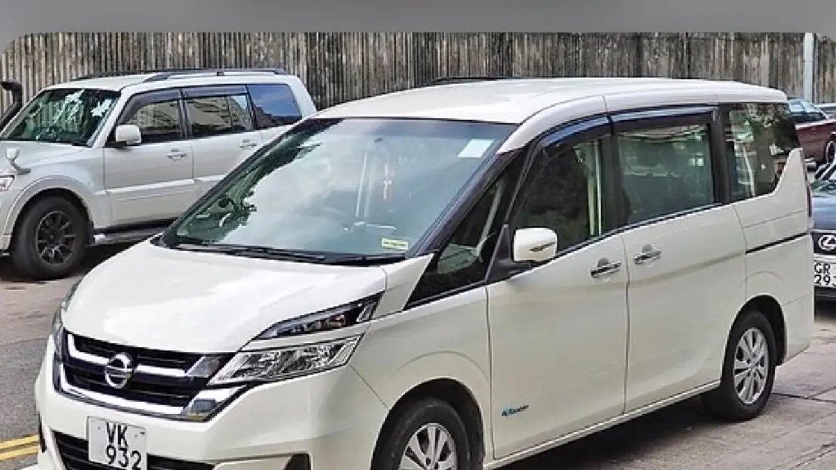 Nissan Serena bekas menawarkan kabin luas, fitur lengkap, dan kenyamanan berkendara dengan harga mulai Rp100 jutaan. Simak ulasannya.