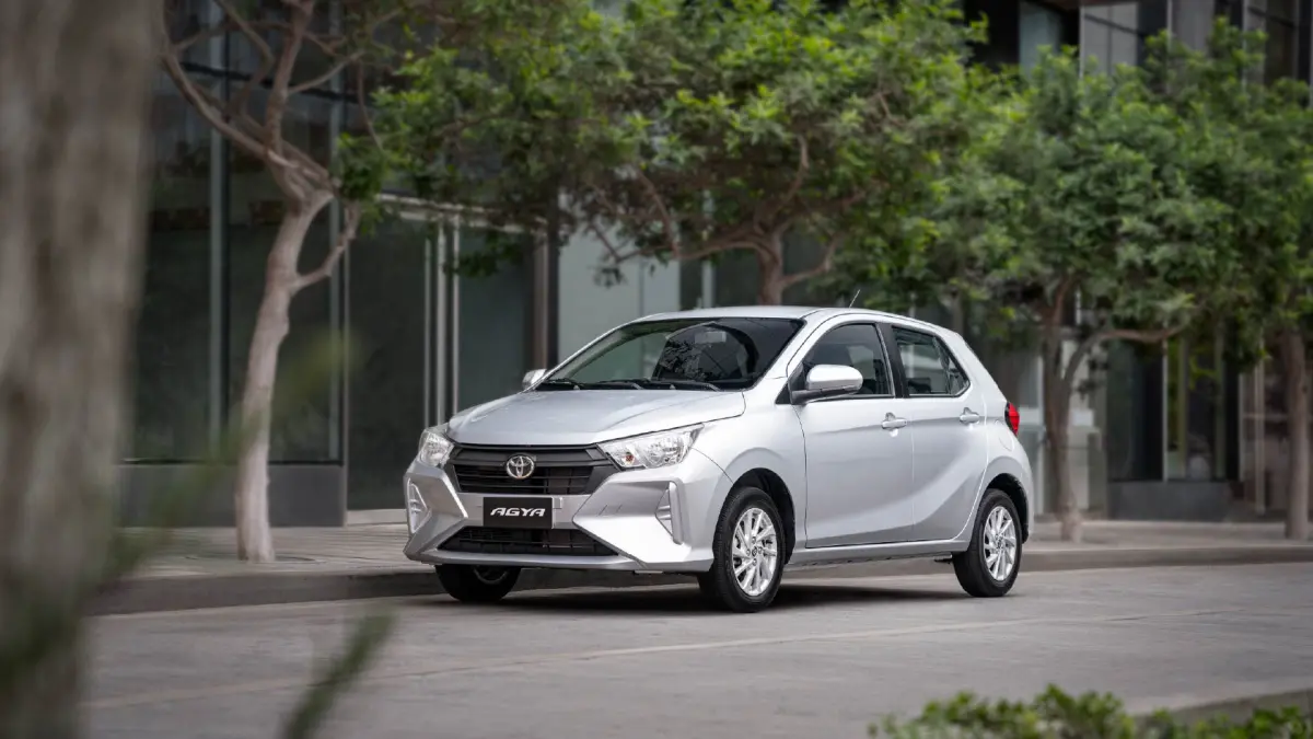 Toyota Agya Stylix GR Parts 2026 tampil lebih sporty dengan fitur modern, full LED, paddle shift, dan harga sekitar Rp200 jutaan (Pinterest).