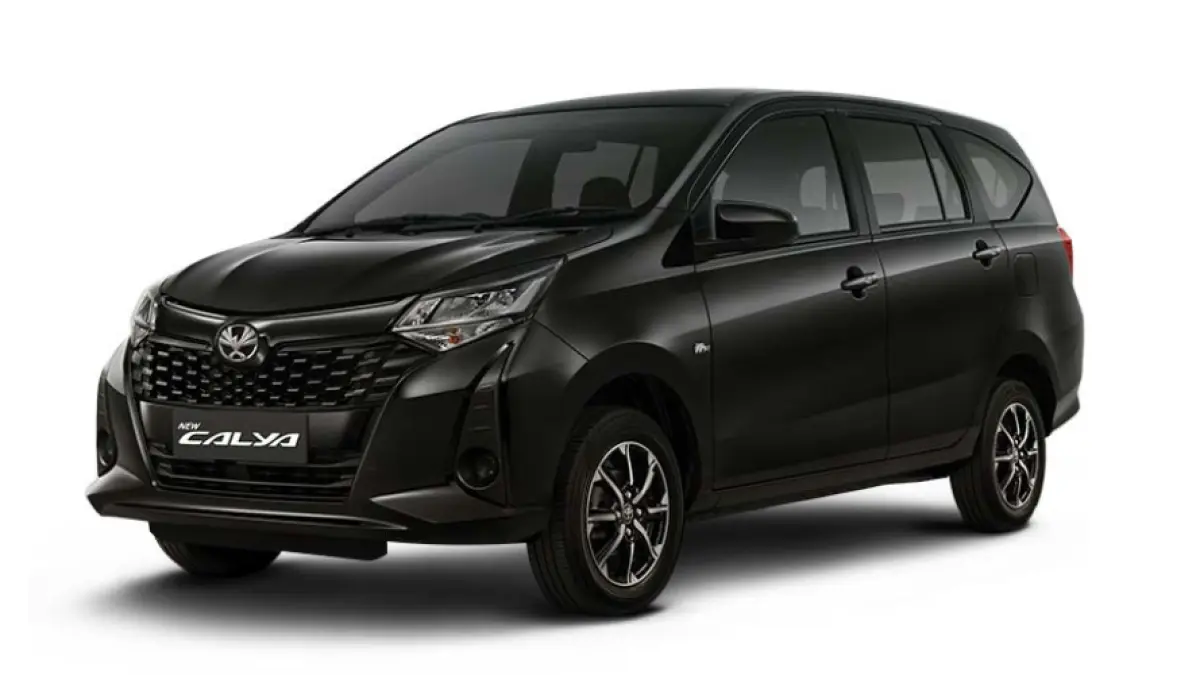 Toyota Calya 2026 tipe G dibanderol mulai Rp180 jutaan. Sudah auto retract, full LED, kamera mundur, dan fitur lengkap lainnya (Pinterest).