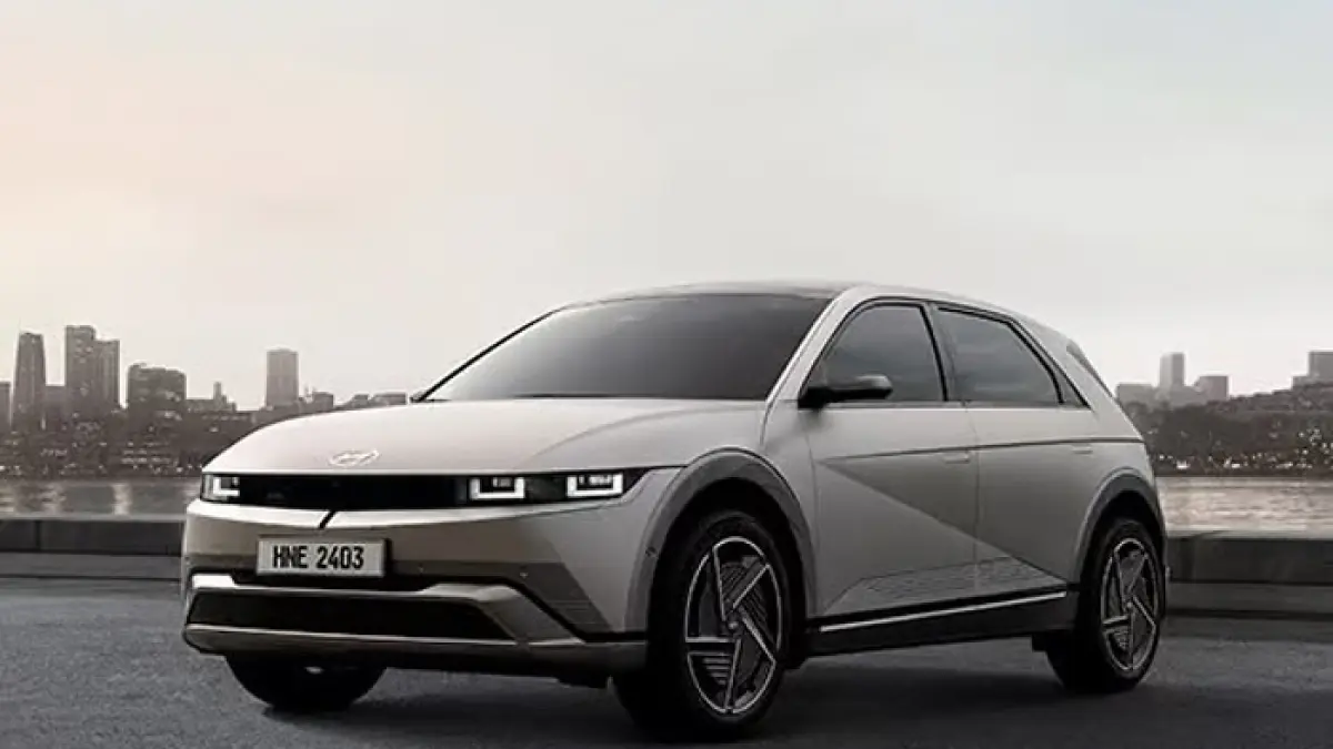 Harga Hyundai Ioniq EV bekas mulai Rp170 jutaan. Simak spesifikasi, jarak tempuh 300 km, fitur, dan alasan mobil ini layak dibeli.(Gemini AI)