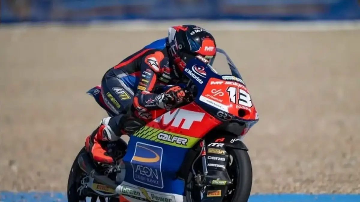 Moto3 Assen 2026 berakhir foto finish dramatis! Veider Pertama vs Hakim Danish dalam duel sengit 20 lap yang bikin tegang.