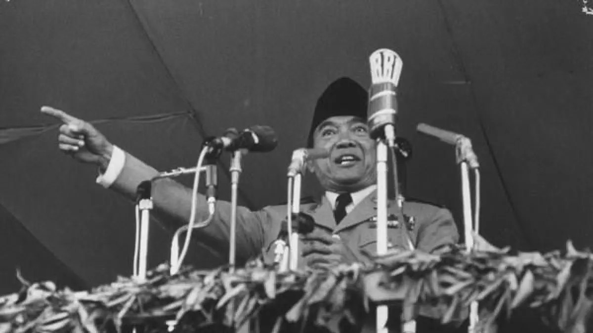 Mengapa Soekarno lengser? Simak kronologi krisis politik, G30S, Supersemar, dan faktor ekonomi yang mengakhiri kekuasaannya (Pinterest).