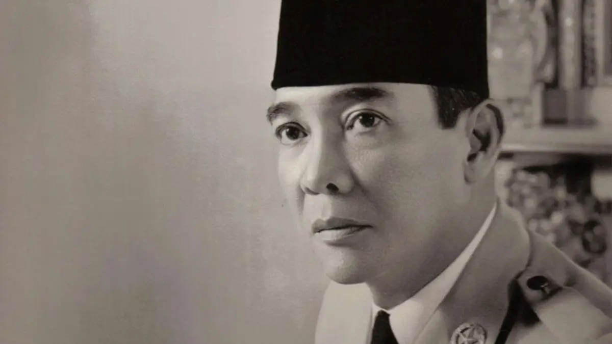 Perjalanan hidup Soekarno dari masa kecil, perjuangan kemerdekaan, kontroversi, hingga akhir hayat Presiden pertama Republik Indonesia (Pinterest).